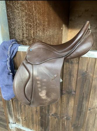 Image 3 of Stubben Brown Leather 17.5 GP Saddle
