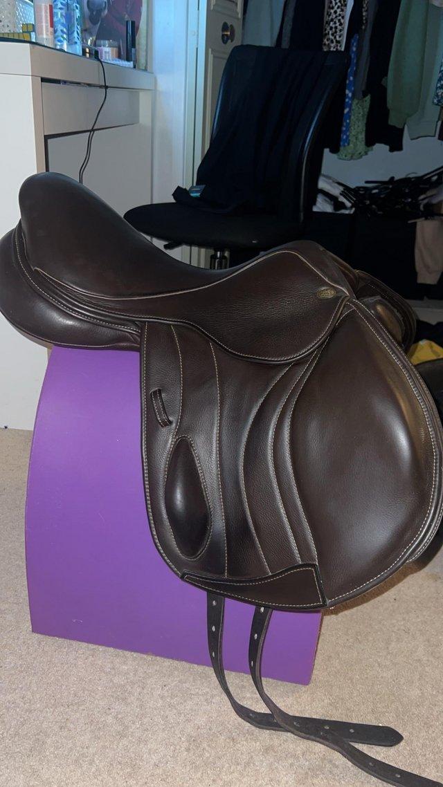 Preview of the first image of 17 inch Andrew hoy XC fair fax saddle.