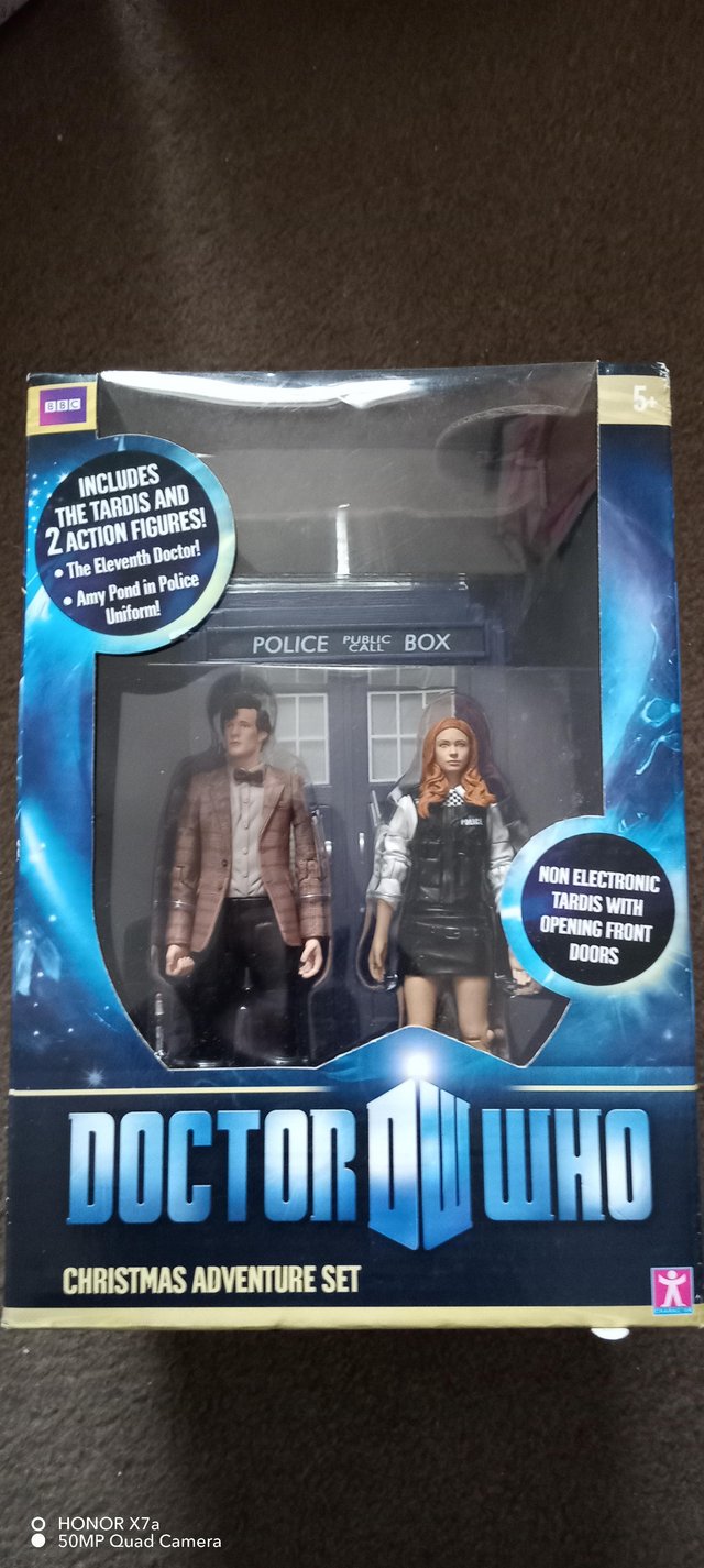 Preview of the first image of Doctor who christmas adventure set.
