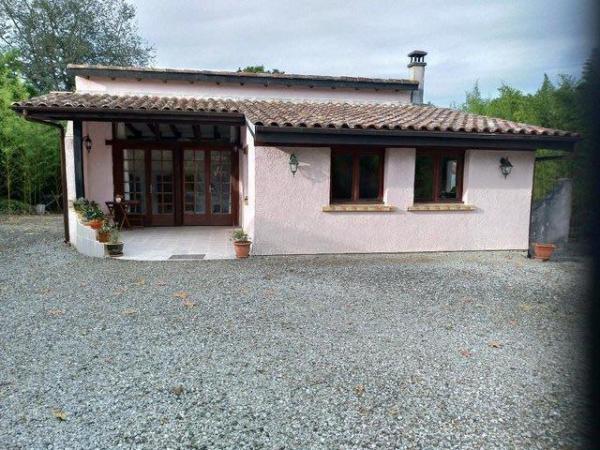 Image 7 of Large house with swimming pool and 1 bedroom annexe for sale