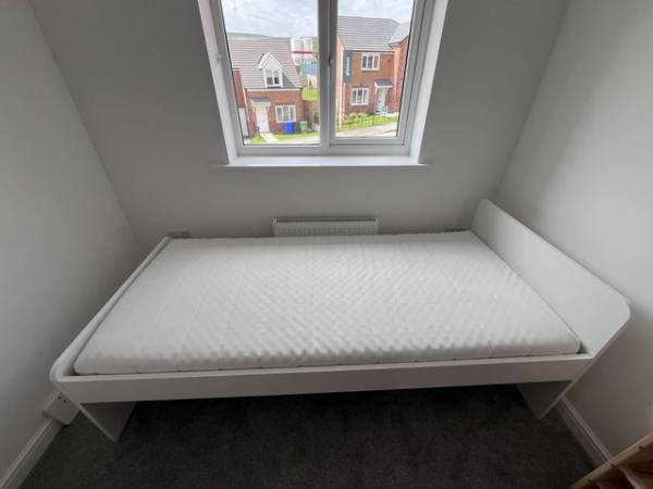Image 2 of Almost new single bed with mattress