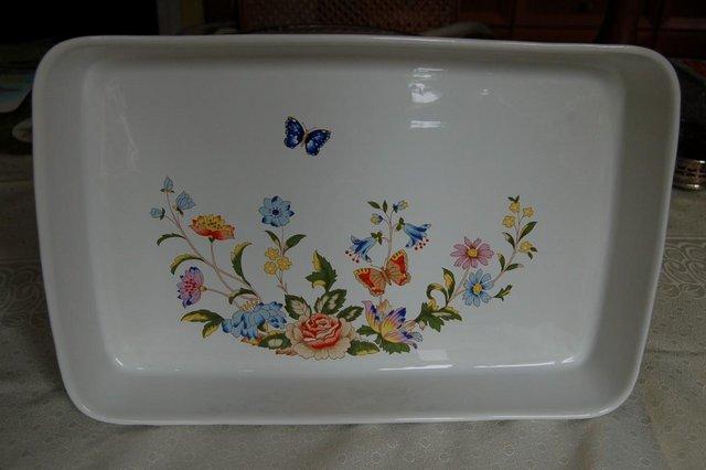 Preview of the first image of Aynesley 'Cottage Garden' Lasagne Dish & Dinner Plate.