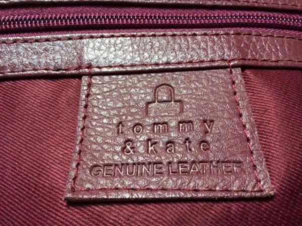 Image 17 of TOMMY & KATE Large Full Grain Leather Raspberry Pink Holdall
