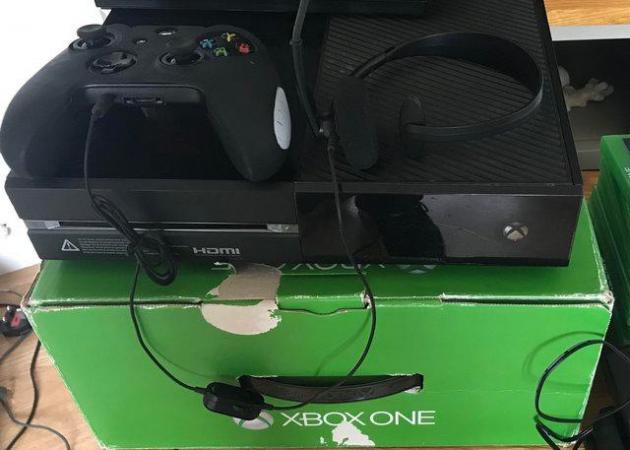 Image 2 of Fully Working Refurbished Xbox One 500 Gb System With Games