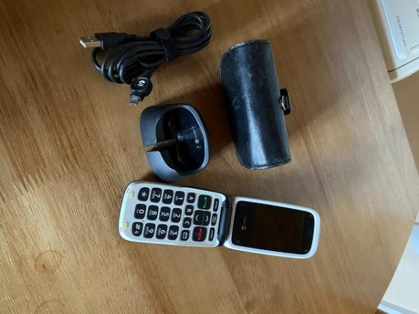 Image 1 of DORO CLAMSHELL BIG BUTTON MOBILE PHONE