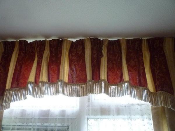 Image 4 of Curtains including tie backs and pelmet