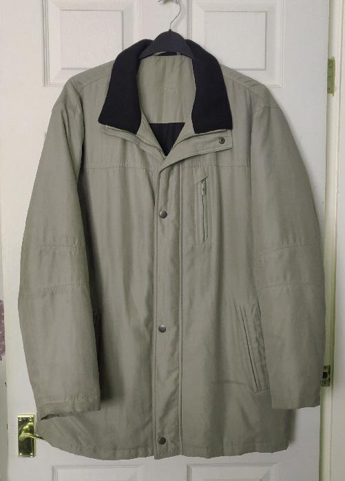 Preview of the first image of Lovely Mens Brook Taverner Light Green Coat - Size 44R.