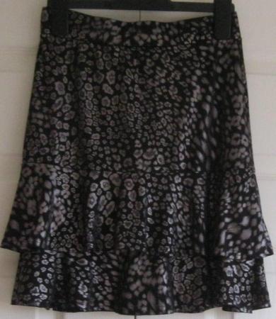 Image 1 of Black and silver grey Short Skirt by Oasis, size S