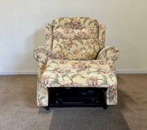 Image 7 of CELEBRITY ELECTRIC RISER RECLINER DUAL MOTOR CHAIR DELIVERY