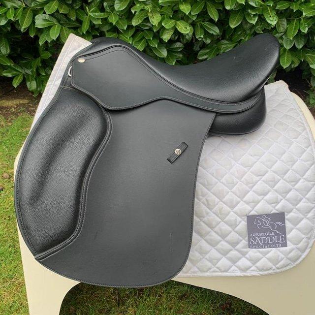 Preview of the first image of Wintec wide 17 inch new shape gp saddle.
