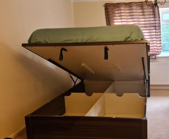 Image 2 of King sized bed - Accepting offers