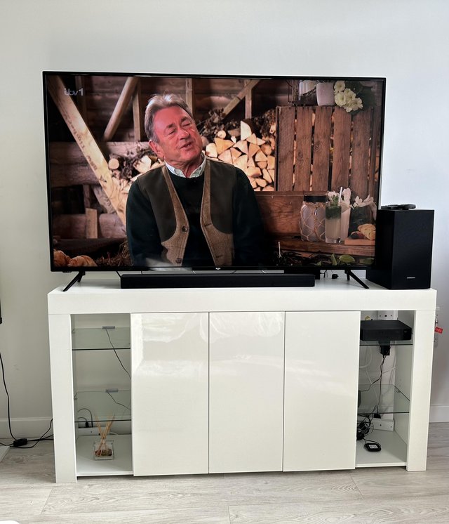 Preview of the first image of White High Gloss TV Stand.