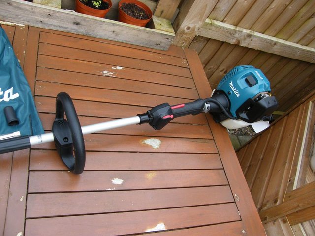 Preview of the first image of Makita Long Reach Hedge Trimmer.
