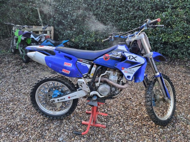 Preview of the first image of 2001 Yamaha Yzf 426 motocross bike.