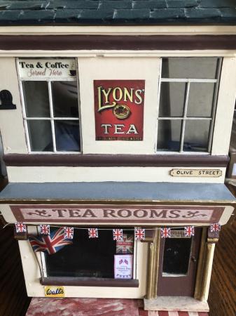 Image 1 of 12thScale Dolls House Shop