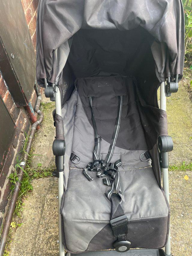 Preview of the first image of Silver Crosssingle pushchair fully reclines.