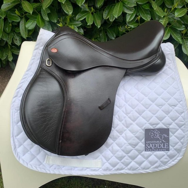 Preview of the first image of Kent & Masters 15.5 inch Pony Club saddle.