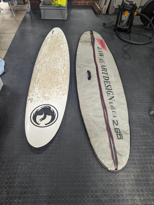Preview of the first image of Surfboard (unbranded) 7 '9".