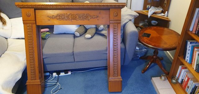 Image 2 of Used Woodent fire surround / manltepiece