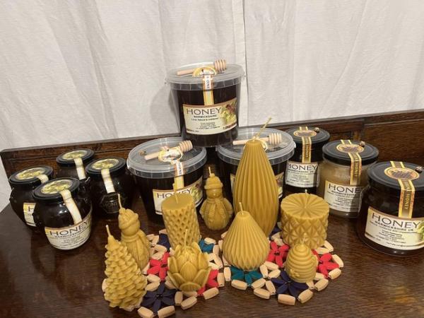 Image 8 of Honey and beeswax candles gift set
