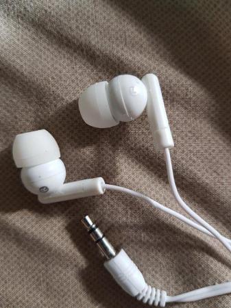 Image 3 of Headphones (Noise Reduction): mobile / PC / audio devices.