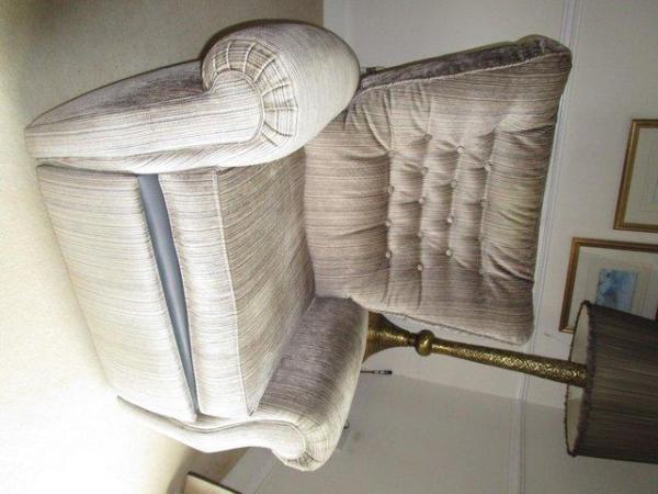 Image 2 of Comfy reclining armchair. As good as new