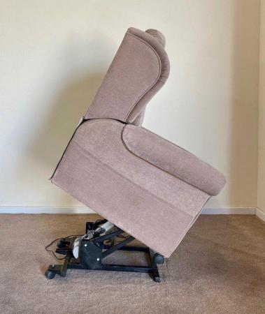 Image 16 of LUXURY ELECTRIC RISER RECLINER BROWN CHAIR ~ CAN DELIVER
