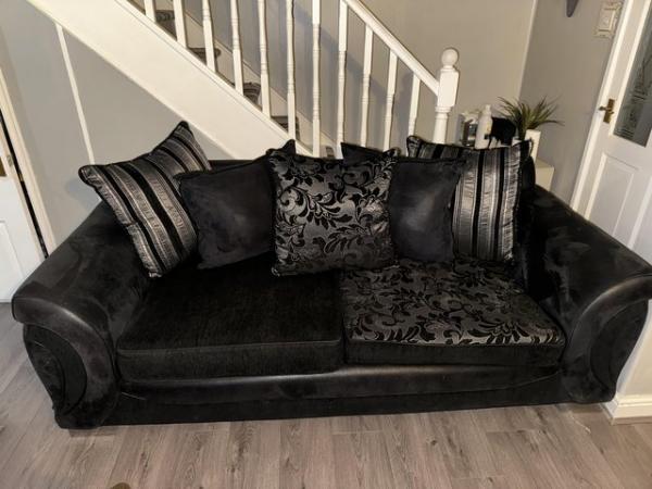 Image 2 of Black patterned sofa 2 & 3 seater