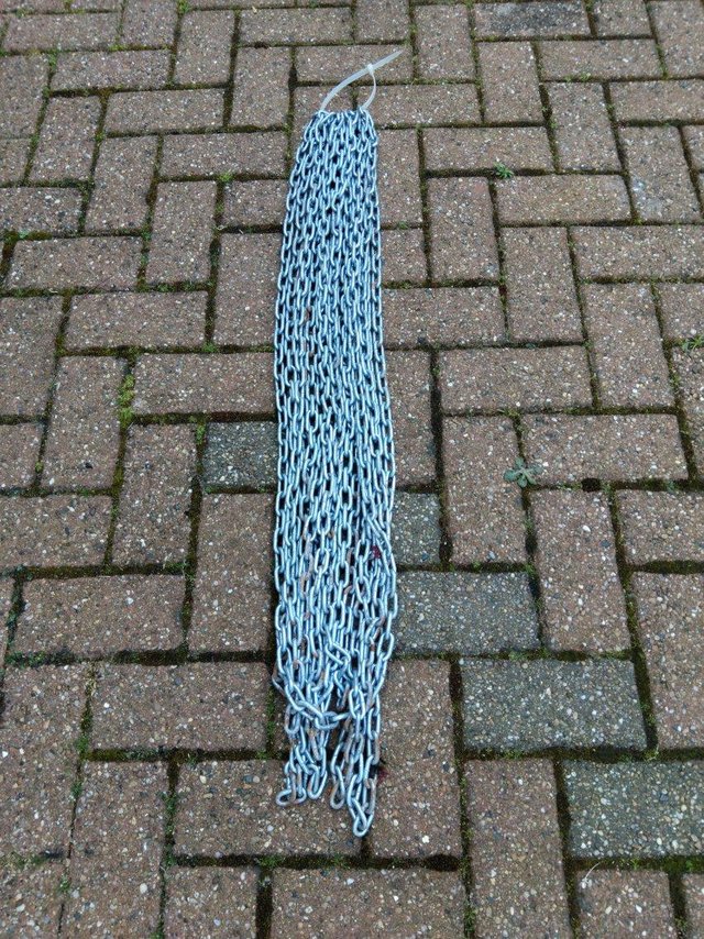 Preview of the first image of Galvanised welded chain.