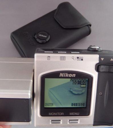 Image 3 of VERY RARE & WORKING EARLY NIKON COOLPIX E900.
