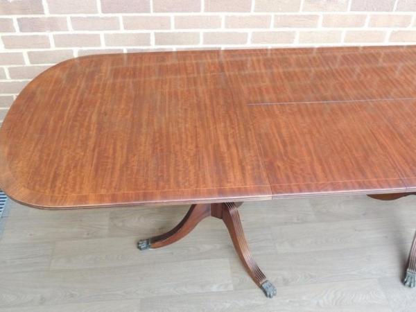 Image 16 of Beresford & Hicks Extendable Dining Table (UK Delivery)