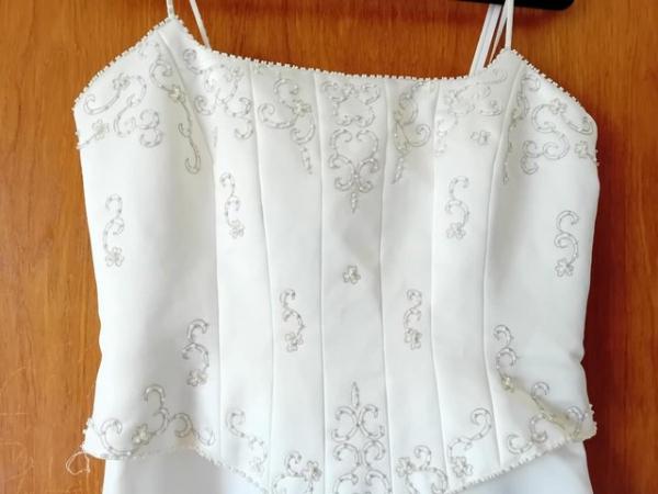 Image 3 of Ivory Wedding Dress size 16