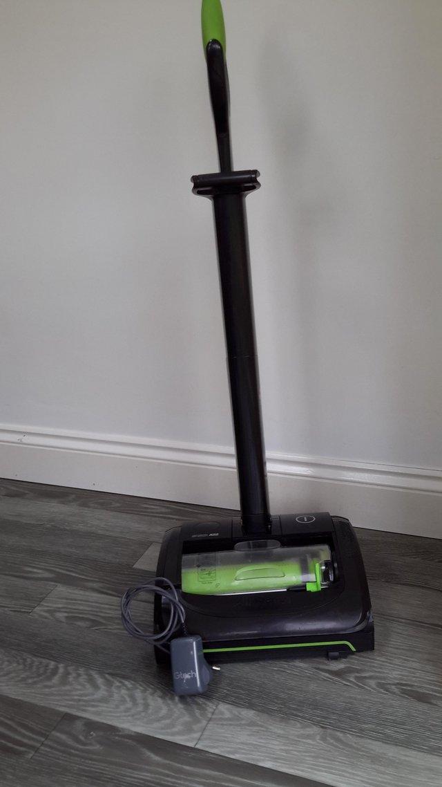 Preview of the first image of G Tech Air Ram K9.upright sweeper..