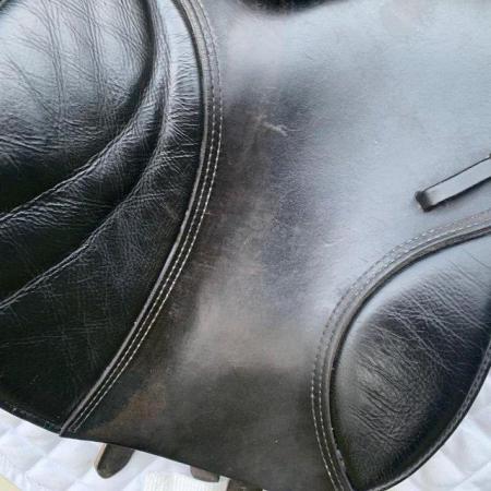 Image 3 of Kent And Masters 17 inch Jump saddle