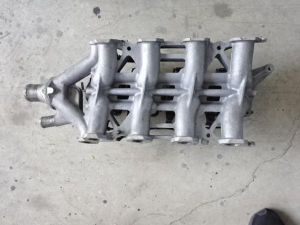 Image 3 of Carburetors and manifold Maserati Quattroporte s3 type AM330