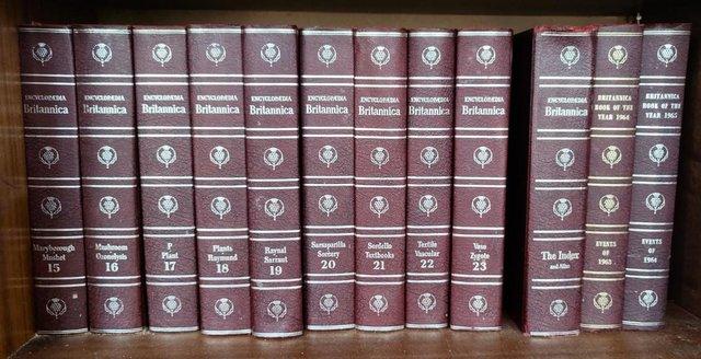 Image 2 of Large Set Encyclopaedia Britannica