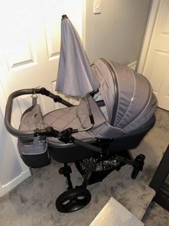 Image 2 of Venicci Travel System Carbo Lux-Natural Grey