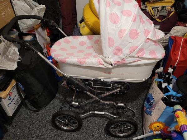 Image 3 of Leebruss Pram with Bassinet and chair