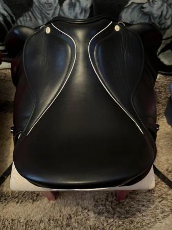 Image 4 of Silhouette Mono Flap Dressage Saddle