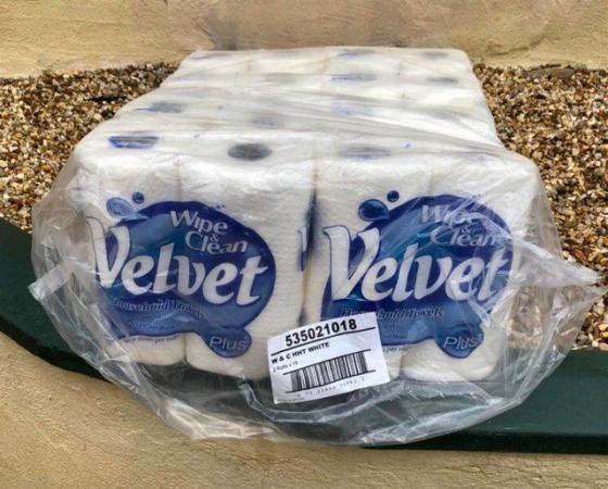Image 2 of PAPER HOUSEHOLD TOWELS VELVET WIPE AND CLEAN