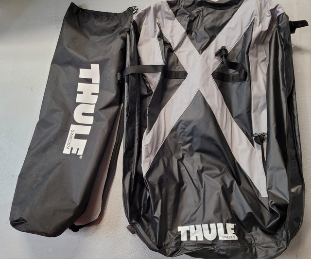 Preview of the first image of Thule Ranger 90 car roof bag.