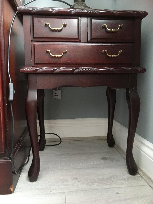 Small mahogany table with drawers