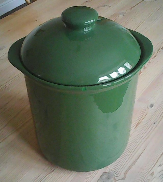 Preview of the first image of Dark green crockpot with lid.