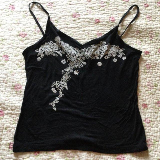 Preview of the first image of Sz14 TODAY’S WOMAN Stretchy Black Cami With White Decoration.