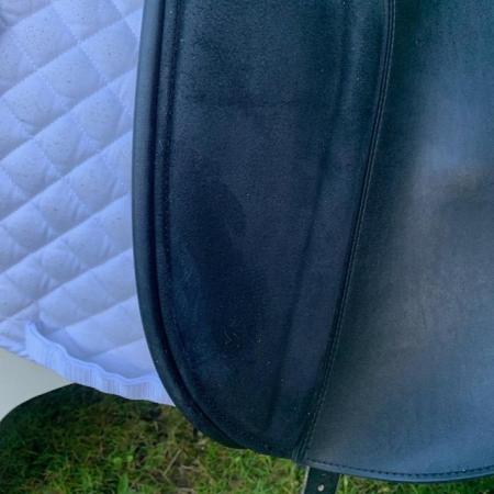 Image 17 of Thorowgood T4 17.5 inch dressage saddle (S3195)