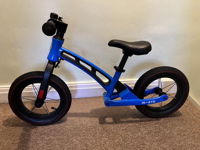 Preview of the first image of Micro Balance Bike Deluxe in Blue.
