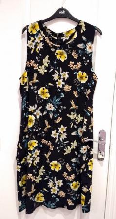 Image 1 of Wallis Black Sleeveless Summer Dress Floral Print Size 14