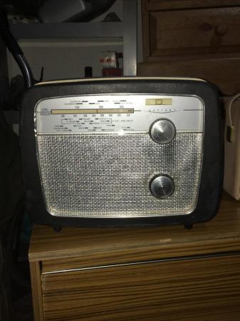 Image 2 of Vintage Defiant A55BS Radio
