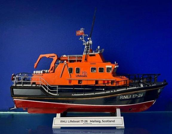 Image 2 of Airfix 1:72 RNLI Severn Class Lifeboat