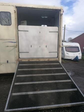 Image 3 of 7.5ton, Ford Iveco Horsebox with side ramp